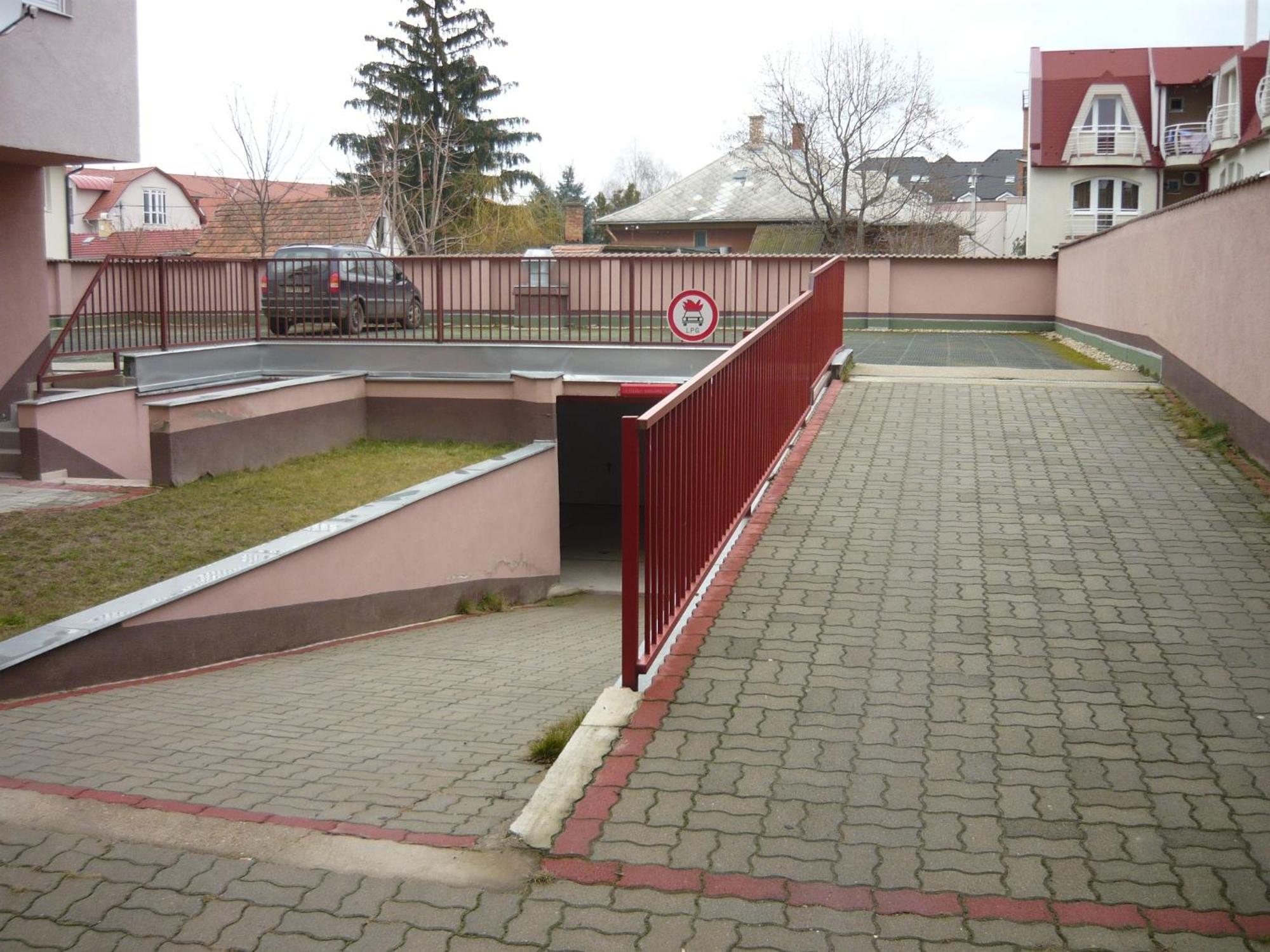 Lux Apartmanok Hajduszoboszlo Exterior photo